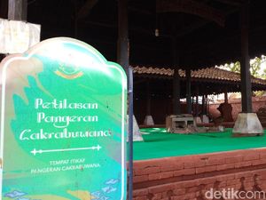 Demi Menang Pilkades, Mereka ke Petilasan Pangeran Cakrabuana