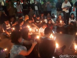 Pegiat Antikorupsi-Pegawai KPK Doa Bersama untuk Korban Demo Ricuh di DPR