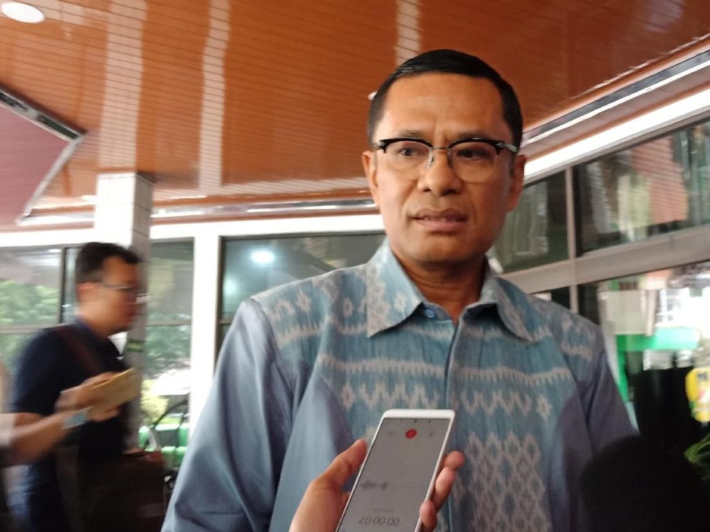 Jokowi Izinkan Rektor UI Rangkap Jabatan, MWA Klaim Proses Revisi dari 2019