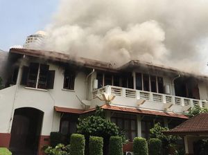 Penampakan KBRI Bangkok yang Dilanda Kebakaran Penampakan KBRI Bangkok yang Dilanda Kebakaran