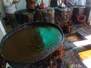 Semburan Minyak dan Air di Surabaya Tertangani, Ini Canda Risma Semburan Minyak dan Air di Surabaya Tertangani, Ini Canda Risma