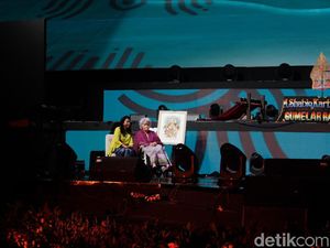 Rose Pandanwangi Terharu Terima Anugerah Kebudayaan 2019 Rose Pandanwangi Terharu Terima Anugerah Kebudayaan 2019