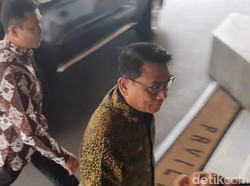 Moeldoko hingga Menhub Jenguk Wiranto di RSPAD