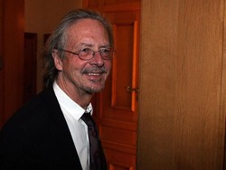 Akademi Swedia Kekeuh Peter Handke Pemenang Nobel Sastra 2019