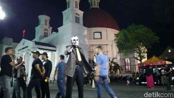 Wow! Ada Joker di Car Free Night Semarang