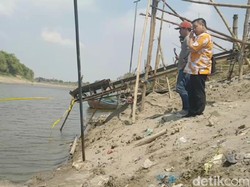 Perahu Baja di Bengawan Solo yang Punya Nilai Sejarah akan Diangkat