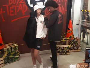 Sneakers KFC Karya Brand Lokal Indonesia Dilelang Mulai Rp 2 Jutaan Sneakers KFC Karya Brand Lokal Indonesia Dilelang Mulai Rp 2 Jutaan