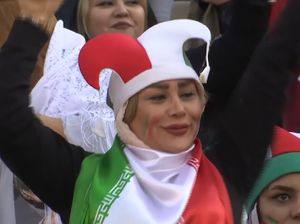 Setelah 4 Dekade, Perempuan Iran Akhirnya Bisa Nonton Bola di Stadion Setelah 4 Dekade, Perempuan Iran Akhirnya Bisa Nonton Bola di Stadion