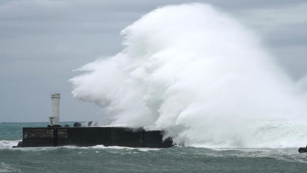 Jepang Terancam Diterjang Topan Ganas Hagibis Jepang Terancam Diterjang Topan Ganas Hagibis