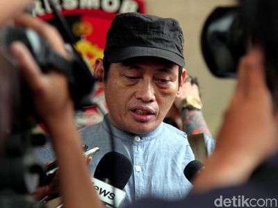 Ninoy Karundeng Jalani Pemeriksaan di Polda Metro Jaya
