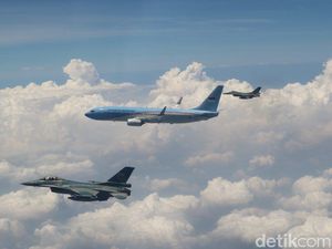 Begini Penghormatan Khusus untuk Wapres JK dari Atas Jet F-16
