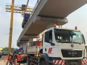 Luhut dan Budi Karya Bakal Lihat Kereta LRT Jabodebek Besok