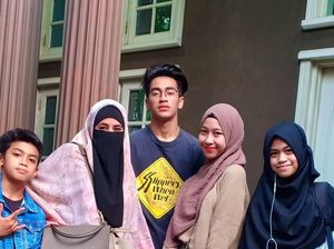 Ummi Pipik Bela Abidzar yang Dinyinyir Tak Jadi Penerus Almarhum Uje Ummi Pipik Bela Abidzar yang Dinyinyir Tak Jadi Penerus Almarhum Uje