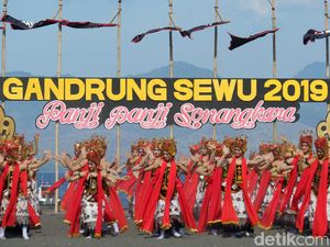 Aksi Penari di Gandrung Sewu Banyuwangi Bikin Merinding Wisatawan