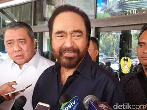 Surya Paloh: Sejarah Bisa Berubah Kalau Penanganan Wiranto Terlambat Surya Paloh: Sejarah Bisa Berubah Kalau Penanganan Wiranto Terlambat