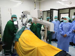 Khofifah Gelar Operasi Gratis Wujudkan 2023 Jatim Bebas Katarak