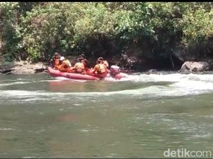 Tim Sar Temukan Mayat Warga Malang yang Tenggelam di Sungai Brantas