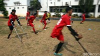 Ada 20 orang yang berlatih untuk membela Indonesia di Malaysia tahun depan. (Foto: Agung Pambudhy)