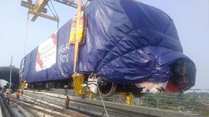 Akhirnya! Kereta LRT Jabodebek Tiba di Jakarta