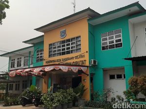 Camat Ciputat Ungkap Musabab Munculnya Surat Edaran Berbaju Gamis Hitam Camat Ciputat Ungkap Musabab Munculnya Surat Edaran Berbaju Gamis Hitam