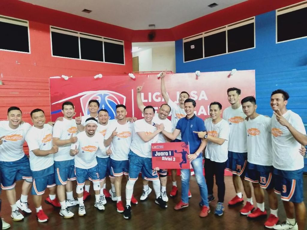 Tim Basket BNI Life Juara Liga Jasa Keuangan 2019 Tim Basket BNI Life Juara Liga Jasa Keuangan 2019