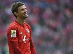 Sepak Pojok Konyol Mueller di Laga Schalke 04 Vs Bayern