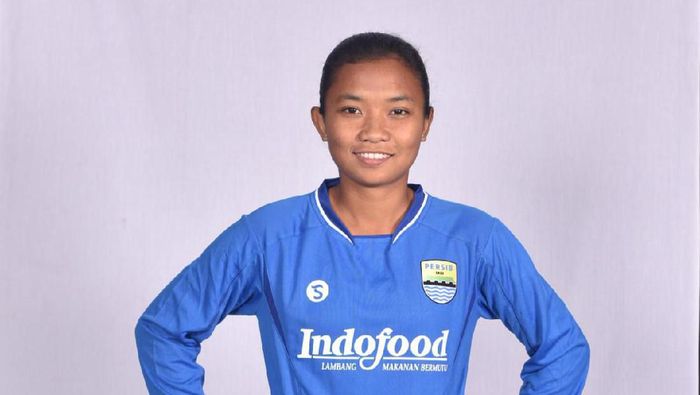 Febriana Kusumaningrum (Persib Bandung putri) kerap dipanggil Bambang saking ngefans-nya dengan Bambang Pamungkas. Foto: ist. Febriana Kusumaningrum (Persib Bandung putri) kerap dipanggil Bambang saking ngefans-nya dengan Bambang Pamungkas. Foto: ist.