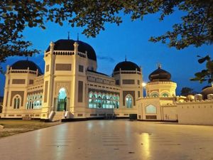 Al Mashun, Masjid Tua Antik dan Cantik di Medan