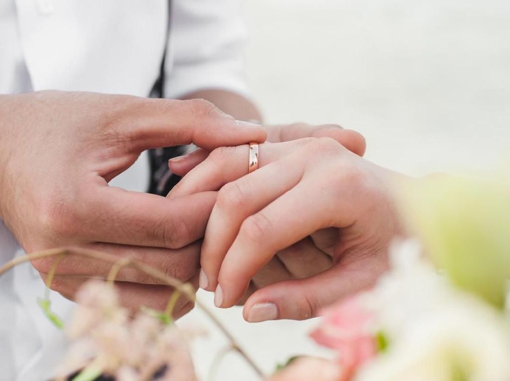 Studi Sebut Pernikahan Bikin Sehat dan Panjang Umur
