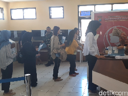 Dengan SIMANIS, Wanita di Malang Cuma Butuh 15 Menit untuk Urus SIM