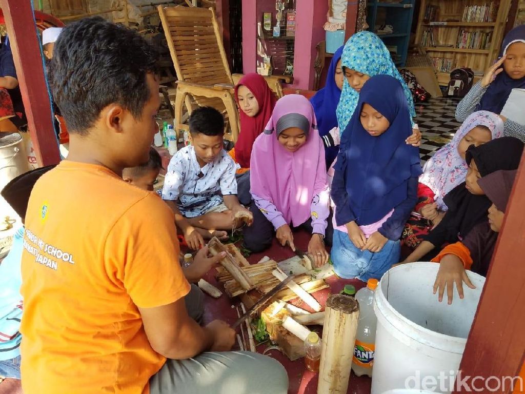 Peduli Alam, Anak-anak di Jepara Diajari Bikin Pupuk Cair Non-Kimia Peduli Alam, Anak-anak di Jepara Diajari Bikin Pupuk Cair Non-Kimia