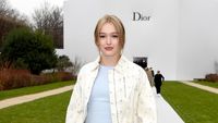 5 Momen Kece & Stylish Maddison Brown, Pacar Baru Liam Hemsworth