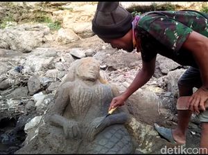 Air Surut, Batuan Sungai Dipahat Jadi Patung Air Surut, Batuan Sungai Dipahat Jadi Patung