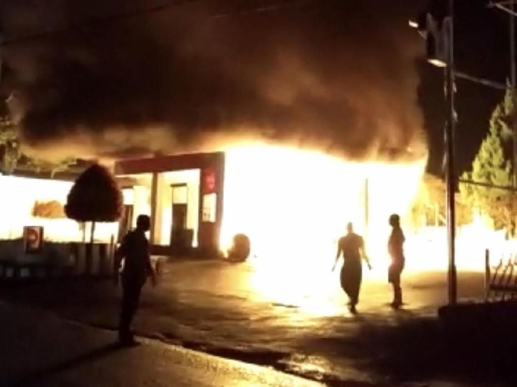 SPBU di Bukittinggi, Sumbar Hangus Terbakar SPBU di Bukittinggi, Sumbar Hangus Terbakar