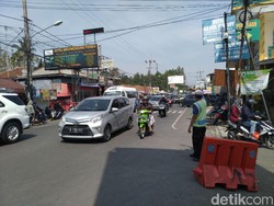 Akan Diberlakukan Sistem 2-1, Begini Kondisi Lalin di Puncak Saat Ini