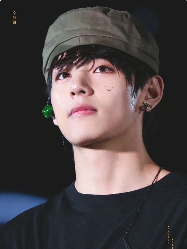 Konser Di Arab Cara V Bts Tutupi Jerawat Bikin Penggemar Gemas