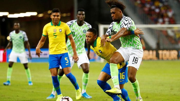 Brasil diimbangi Nigeria 1-1 dalam pertandingan persahabatan (Foto: Feline Lim/Reuters) Brasil diimbangi Nigeria 1-1 dalam pertandingan persahabatan (Foto: Feline Lim/Reuters)