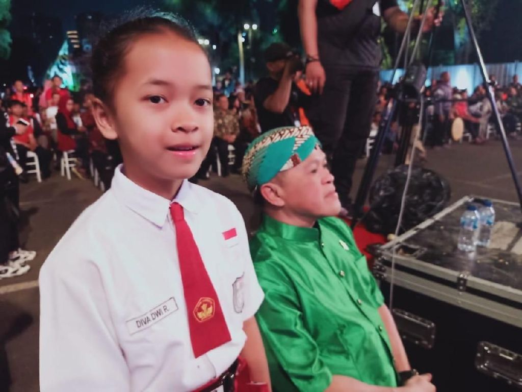 Diva Dwi Rianti, Sinden Cilik Asal Blitar yang Bikin Mendikbud Terpukau Diva Dwi Rianti, Sinden Cilik Asal Blitar yang Bikin Mendikbud Terpukau