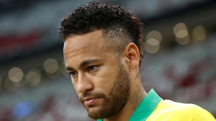 Neymar absen empat pekan karena cedera hamstring (REUTERS/Feline Lim) Neymar absen empat pekan karena cedera hamstring (REUTERS/Feline Lim)