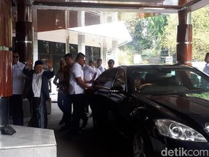 Giliran Maruf Amin Jenguk Wiranto di RSPAD