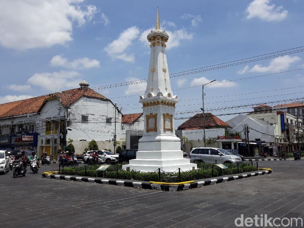 Melihat Hari Tanpa Bayangan di Tugu Pal Putih Yogyakarta