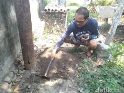 Tanah Berasap di Jombang Ternyata Akibat Kabel PJU Terkelupas
