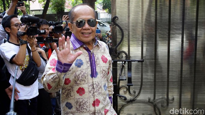 Wakil Ketua MPR RI Syarief Hasan mendatangi kediaman Sandiaga Uno di Jakarta, Senin (14/10/2019).