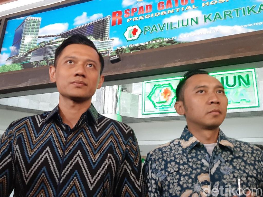Bersama Ibas Temani SBY ke RSPAD, AHY: Semoga Pak Wiranto Lekas Pulih Bersama Ibas Temani SBY ke RSPAD, AHY: Semoga Pak Wiranto Lekas Pulih