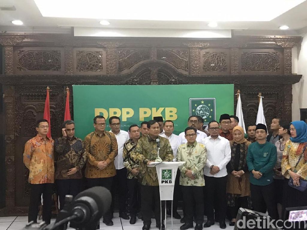 Dapat Sinyal Gabung Koalisi, Prabowo: Hak Prerogratif Presiden Dapat Sinyal Gabung Koalisi, Prabowo: Hak Prerogratif Presiden