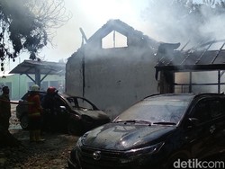 Area Kantor Dinas di Rembang Terbakar, Bangunan dan Kendaraan Hangus