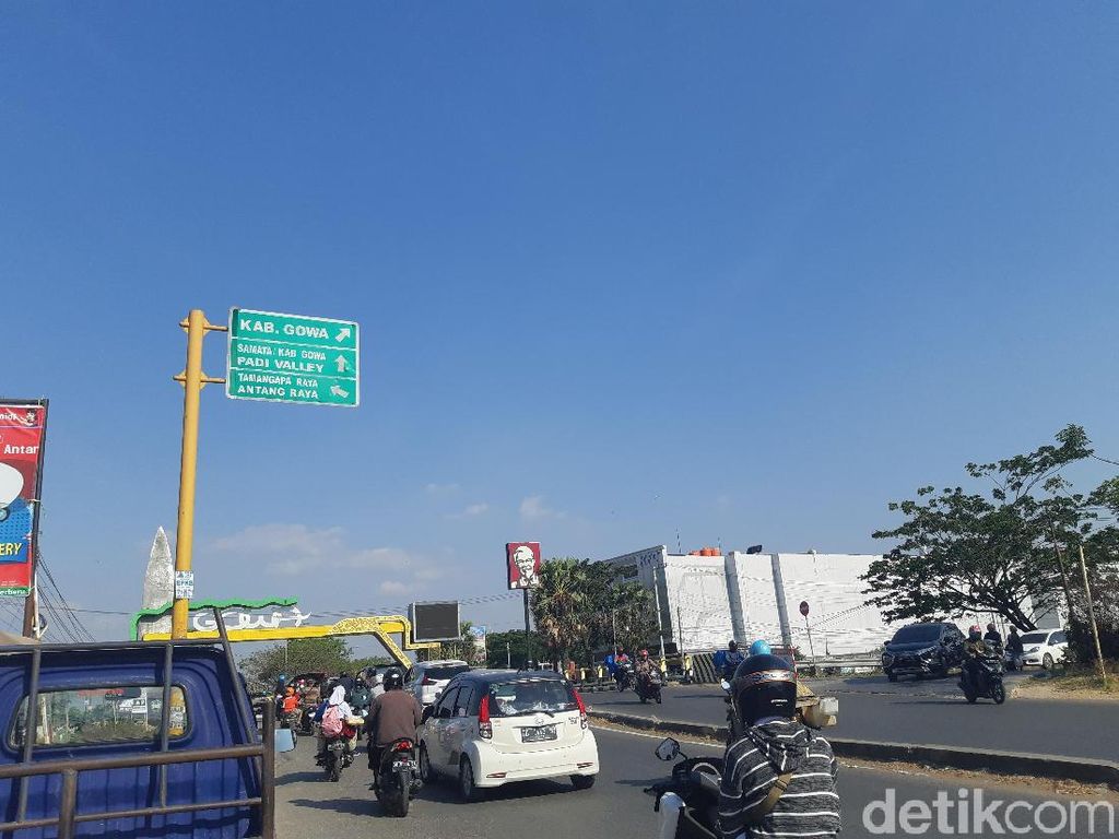 Gubernur Sulsel Soroti Minimnya Rambu Petunjuk Jalan yang Bisa Bikin Bingung Gubernur Sulsel Soroti Minimnya Rambu Petunjuk Jalan yang Bisa Bikin Bingung