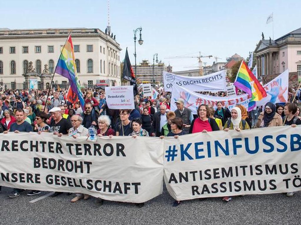 Ribuan Orang di Berlin Gelar Pawai Solidaritas Lawan Antisemitisme-Intoleransi Ribuan Orang di Berlin Gelar Pawai Solidaritas Lawan Antisemitisme-Intoleransi