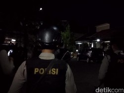 Densus 88 Geledah Rumah Terduga Teroris di Kompleks Elit Bandung