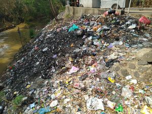 OTT di Bogor Tak Buat Jera Pembuang Sampah, Efek Sanksi Denda Rendah?